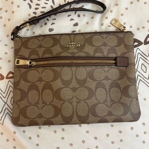 Coach Gallery Pouch Wristlet